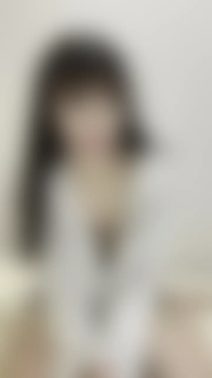 母乳噴射💦ドM乳首クリップ🤍久しぶりに付けたらピューピュー止まらなくなっちゃいました…
右側の【いいね】や【保存】もしてくれたら嬉しいです🥰

あやねです🤍
新年早々ドMな気分になっちゃったので…

チェーン付の乳首クリップ、久しぶりにつけちゃいました…！
【前作はこちら】
https://myfans.jp/posts/f163addb-a6b5-42de-896c-9d0d48741c80

実は母乳出るようになってからこれ着るの初めてだったので
どうなるかわからなかったんですけど…

まさかこんなにピューピュー出ちゃうとは…///

黒い服に母乳が垂れて
結構見やすいかと思います😱

鎖を引っ張ってあやねの乳首を弄っちゃってください…🤍 (2/2)