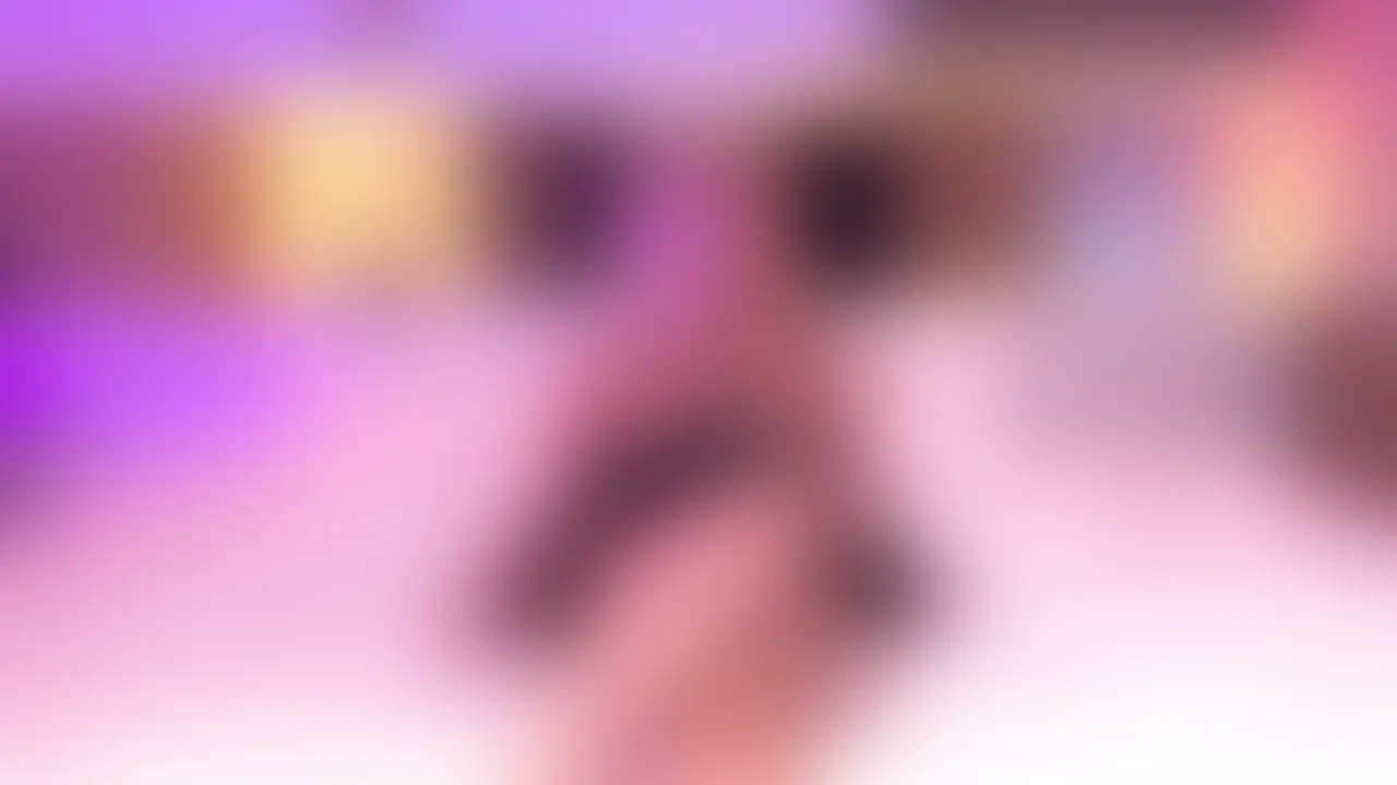おっぱいを揉んで脚をM字に開いて自分のおまんことクリを手でグリグリと🫣💕
手を動かせば動かすほど脚がどんどん大胆に開いちゃって恥ずかしいけど気持ちいいの🥺🩵
気持ちよくて脚開いておまんこ見せながらそのままイッちゃった🖤 (2/2)