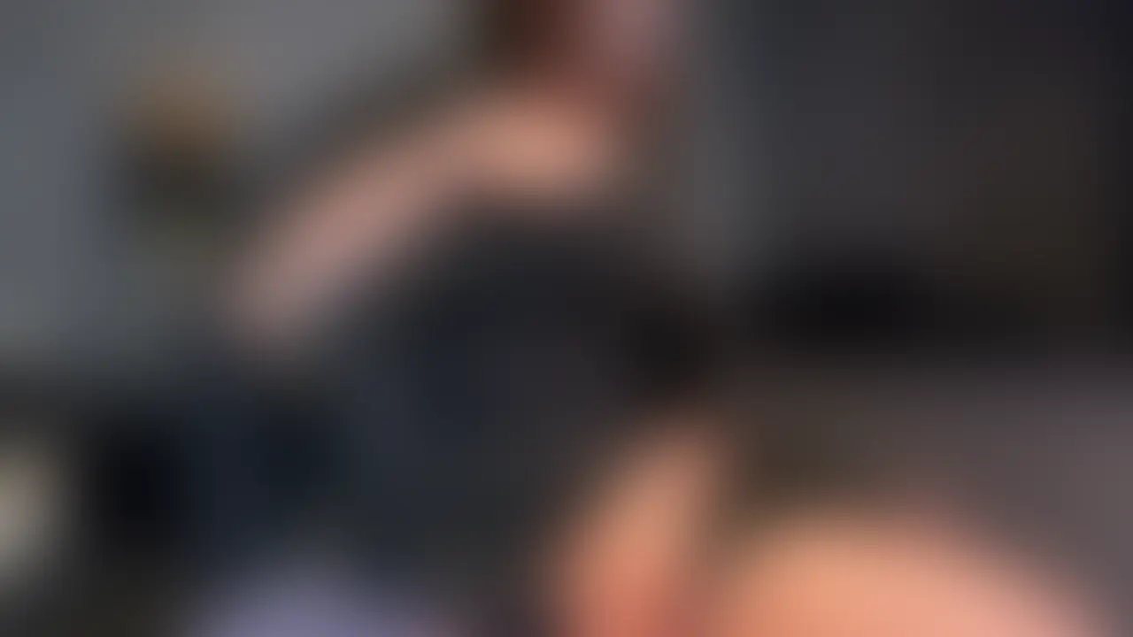 【初動画が3P🥹⁉︎】嫌と言えずに、、押されるまま流されちゃったGカップOLあや🎀
元々感じやすい身体だけど、男2人がかりの責めにおマ◯コはビッショビショ💦
Gカップバストもぐちゃぐちゃに揉みしだかれ、バイブやクンニでイカされ、最後はフェラでお口に出されちゃいます🥺
普段は清楚なOLあやが見せる表情や仕草がたまらなくいやらしく、興奮が止まらない見逃せない動画になってます🥹
ぜひご覧下さい✨ (2/2)