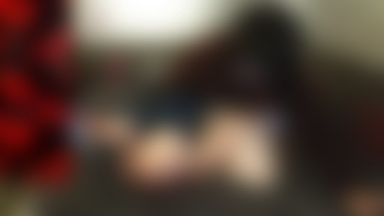 人妻とライブ配信で着衣SEXした時の映像です☺️
やっぱり着衣の人妻は興奮しますね🫣
ライブで一緒に楽しみたい人はここから登録してLuuLee0804で検索してね👍
https://x.gd/7xCgA (2/2)