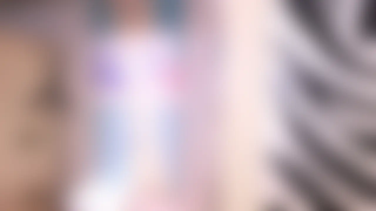【ギャルの初女風体験】めるも×いおコラボ♡苦手な受け身も極上テクの前にイキまくり🔥【No.8】
今回のコラボは少し特別です。
お相手は、普段は「攻める側」で活動している
めるもちゃん。
男性に委ねる経験はほとんどなく、
かなり緊張した状態でのスタートでした。
セラピストは「いお」。
カウンセリングでは、
まず“安心できる関係”をつくるところから。
無理に踏み込まず、でも距離は離れすぎず。
自然に会話が生まれ、めるもちゃんも
すっかりリラックス状態に。
施術に入ってからも同じです。
相手の反応を見ながら徐々に進めていく。
触れるより先に、雰囲気作りを重視。
最初はぎこちなかっためるもちゃんですが、
少しずつ力が抜け、えっちな声が漏れ始めます。
「あ、ダメいっちゃう!!・・・」
ガチイキのめるもちゃん。
超レアな永久保存版です!
※定価:¥3,980 (2/2)