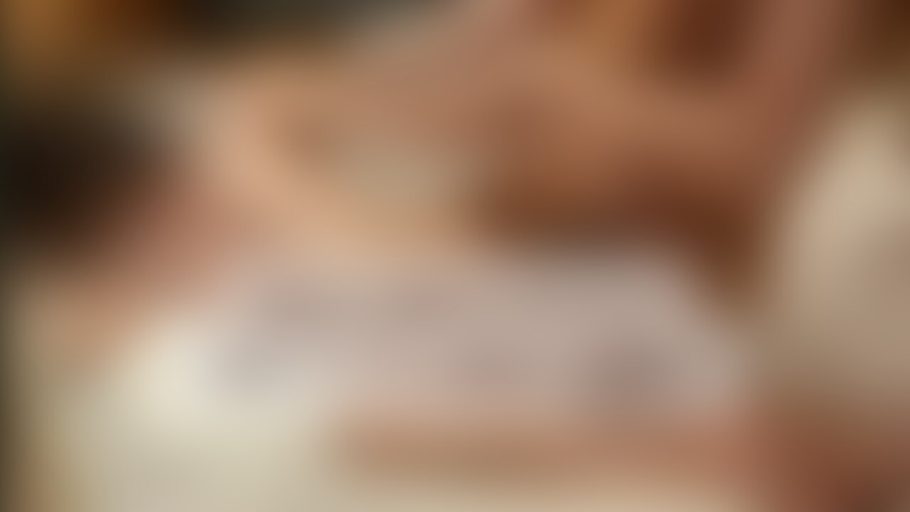 他人棒で延々と快感を注ぎ込まれて軽率にイキまくるマゾOLちゃん。この動画を見ると分かる通り、あばら骨が浮き出るほどの細身体型でマジで私が大好きな身体つきなんですよね﻿🙃
　この細身の身体とマゾ性癖が相まって最高の○○○セックスを楽しめる相手なので、マジでこの子は延々と○○○していられます🥰

　あまりに気持ち良さそうにイキまくるので本当に可愛いんですよね。病み付きになるくらい脳みそも身体もぶっ壊して、より一層深く寝取られ堕ちしろ、って思いながら毎回○○○してます（╹◡╹）
　この子が彼氏が大好きなのは揺るぎない事実なんだと思います。でもそれ以上に彼女の性欲・性癖が抑えられないんでしょうね。こうやって首を絞められ、子宮を潰されて寝取られ堕ちするのが止められないんでしょうね😌
　
　気に入った動画にはイイネやシェアで反応して下さると嬉しいです。メッセージや質問箱等への感想・フォームへのリクエストもお待ちしています (2/2)