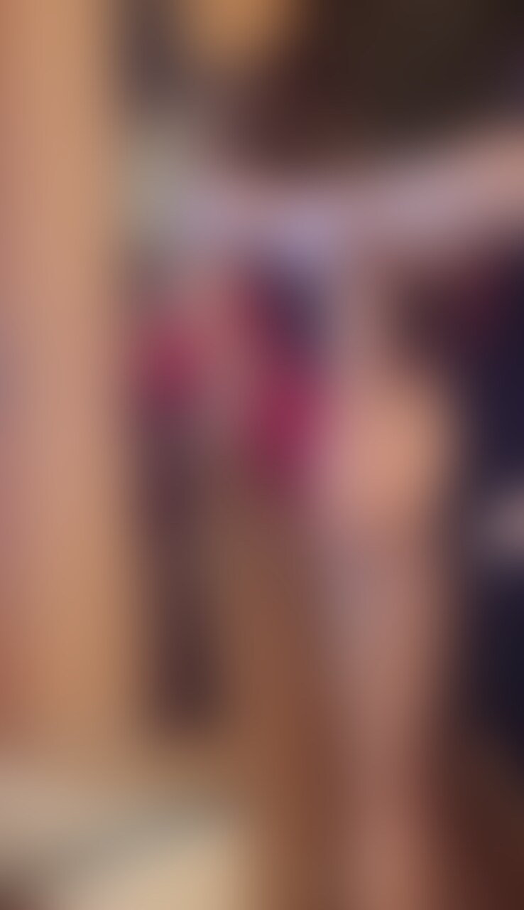 現ドMキャバ嬢のオナホ扱いハメ撮り♡横バージョン
今回はキャバドレスのまま好きにおま○こ○○○ して貰っちゃった……♡
まずは甘勃ちおち○ぽに口でご奉仕♡裏筋も舌でしっかり擦って、この後おま○こ滅多打ちにして貰えるようにフェ○で媚びるの♡
準備万端とろとろあつあつのおま○こに挿入……♡
バックからおち○ぽでポルチオノックされて、頭で気持ちいいことしか考えられないようにしてもらう時が1番好き……♡
おま○こアクメの準備してる子宮に、おち○ぽピストン♡マジでこの瞬間だけで何回でも思い出しオナ出来ちゃう🥺
すぐにおま○こ喜んじゃう雑魚ドMすいま、みんなも好きになって〜♡♡ (2/2)