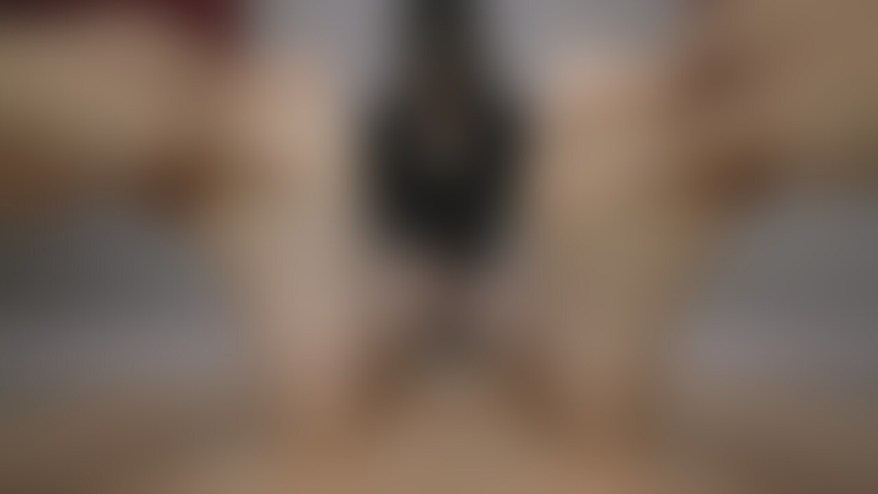 足裏屋と申します。
素人女性をSNSや街中で声をかけて出演してもらっています。
今回の女性は25歳ベーシストのKIRIHARAちゃんのpart2です。
今回の動画は足裏を手でくすぐっております。
最初から苦悶の?嬉しさ?笑顔でくすぐられている敏感な女の子です。
*動画情報
時間:5分29秒
フレーム:1920×1080 FHD
ファイル形式:MP4
ビットレート:25M
*注意書き
・出演女性はすべて○○○以上です。
・この作品はオリジナル作品として販売することを目的として製作しています。
・作品はオリジナル作品であり第三者に提供、販売等の行為を行うことはいかなる場合も禁止します。
・無断販売、無断転用をした場合は法的処置をとらせていただき、損害賠償請求を致します。 (2/2)