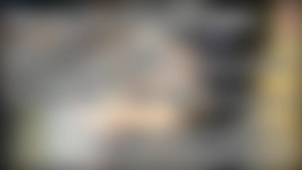 今回の撮って出し(社長も顔出し)動画は、
先日、弊社の彼氏持ちデザイナー社員を、彼氏宅にお泊りデート前に呼び出しでセックスしてたら
中出ししちゃった際の映像(おすすめ動画用に現在編集中)から、
無編集で提供できそうなカットがあったので、このカットはとって出しプラン限定で公開させていただくことにしました
彼氏に会う直前に社長に呼び出され、じっくりマンコをおもちゃにされる若手社員をじっくりとお楽しみください+ (2/2)