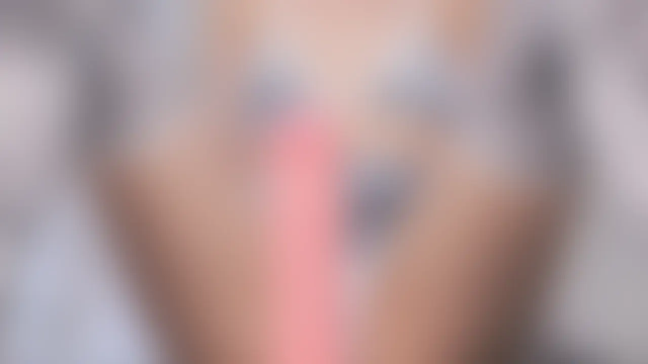 脚コキ動画
強い要望により作った動画です。足フェチは声が大きい!
ディルドを足でシコシコ。最後はザーメン発射です。 (2/2)