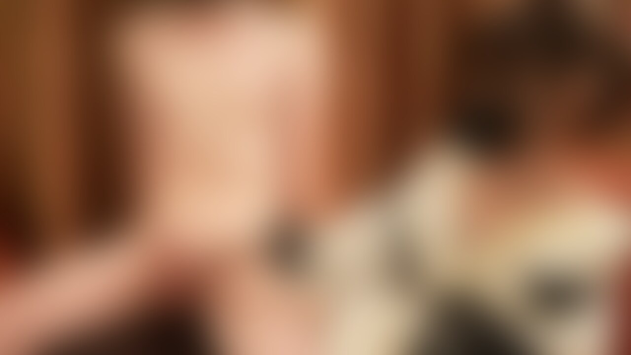 寸止め楽しくなっちゃってもっとしたかったから引き続き寸止め継続中だよーん🥰
寸止めしつつ乳首もいじると、更に気持ちいいしイきそうになっちゃうからM男くん更にヒーヒーしてるの🫢
みんなも寸止めされながら乳首もいじめられちゃったら、もっと寸止めに耐えるの辛くなっちゃうかな?😎 (2/2)