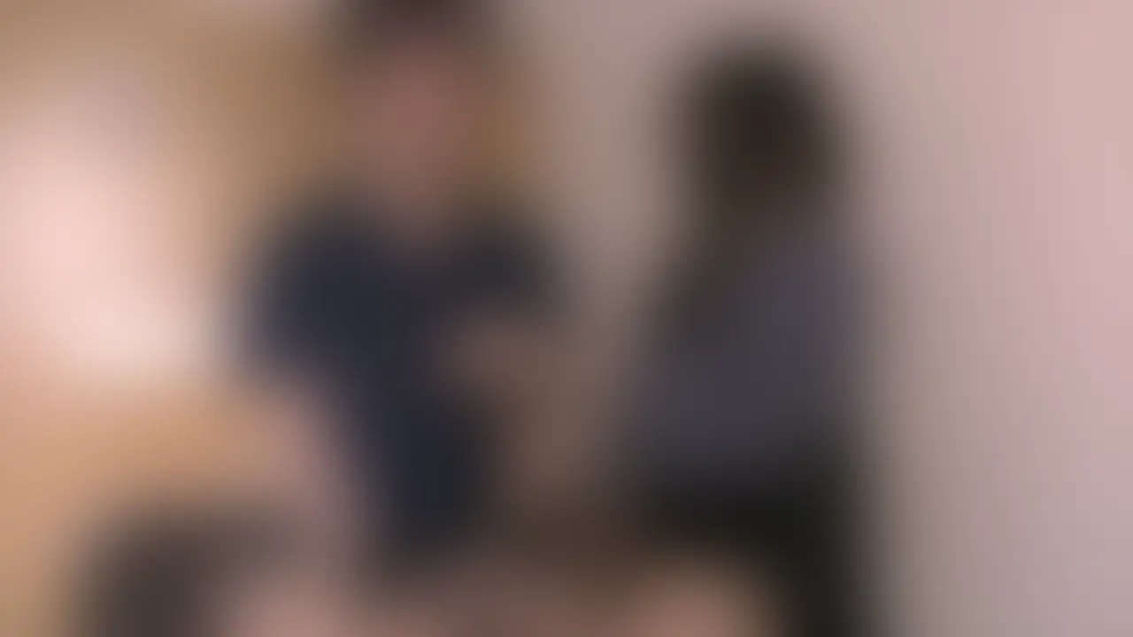 省エネ痴女してきたから見て😘ww
この日はとっっっても暑かった
だからM男くんを責めたいけど暑いから。。。みうは指置いておくから自分で動いてみてw
みうの指を使ってチクニー出来るなんて贅沢でしょ☺よかったね (2/2)