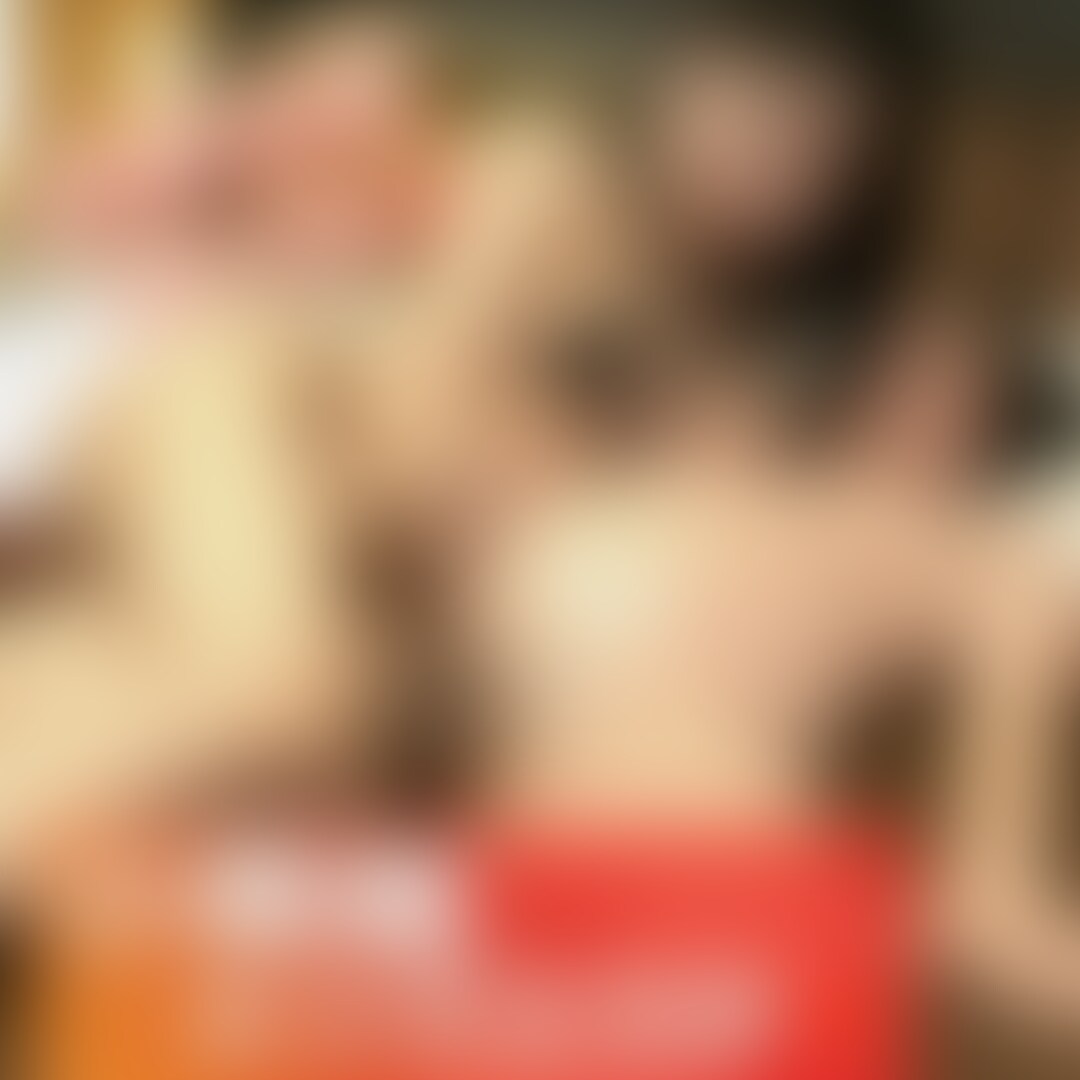 マイクロビキニでぬるぬるマッサージをしてくれるメンズエステにきたお客さん❣️
おっぱいを押し当てながら鼠蹊部をマッサージされてあそこが反応しちゃって、、
でもお触りは禁止なのでえっちな格好を眺めるだけかと思ったら、上半身のマッサージと言って乳首をサワサワされちゃう😈
「私からのおさわりは大丈夫ですよ?」と段々エスカレートして、、💓
*.˚‧º‧┈┈┈┈┈┈┈┈┈‧º·˚.*
射精管理/痴女/寸止め/甘サド/M男/S女/素人/個人撮影/変態/ルーインドオーガズム/Ruined Orgasm/M性感/コスプレ/亀頭責め/Femdom/CFNM/SM/言葉責め/連続射精/メンエス/エステ/マッサージ/メンズエステ/オイル/○○○束/足コキ/男の潮吹き/男潮/アナル責め (2/2)