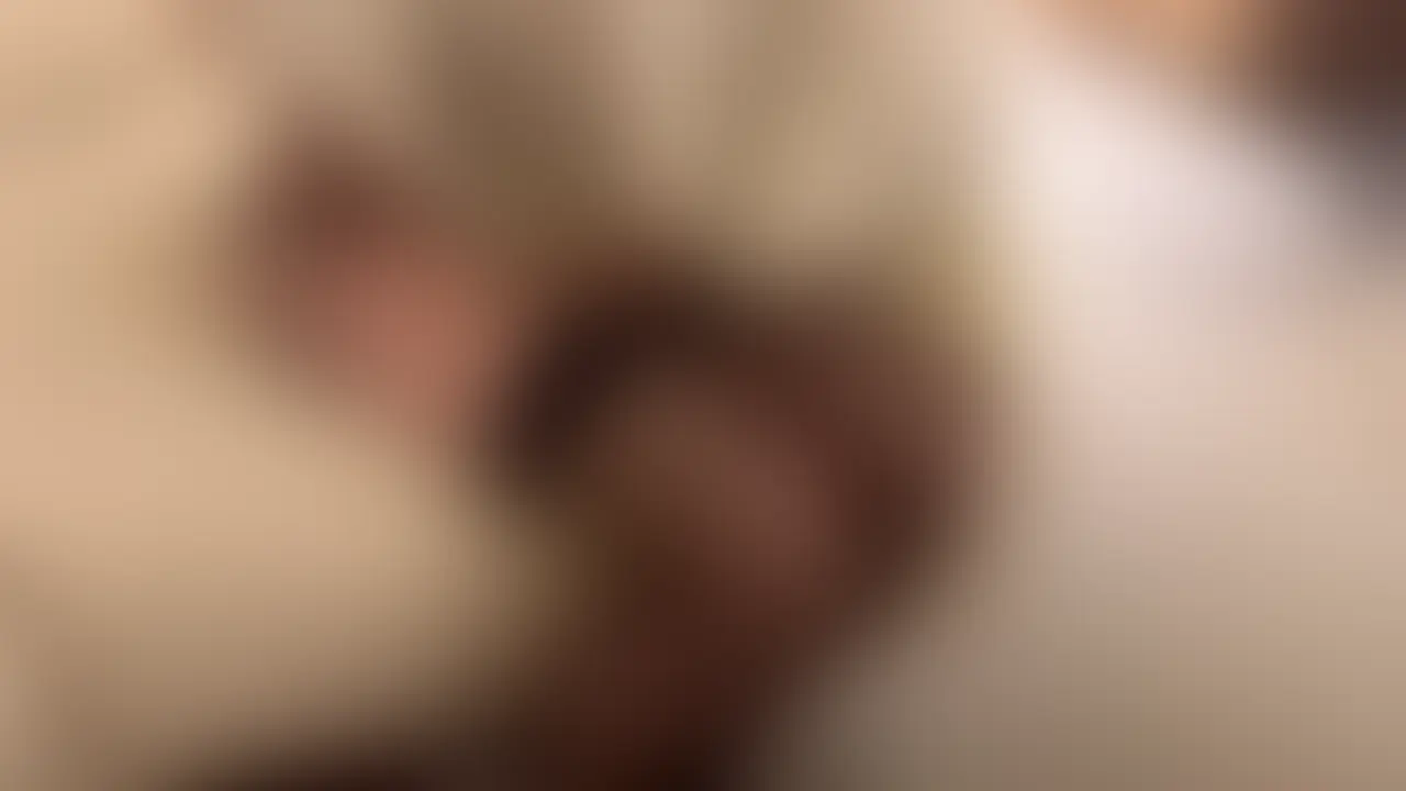 ✨お待たせしました、週に一度のイメプSP動画ですっ🎥
【経理の子がデリヘルだった】シリーズ第5弾🌙✨
【 内 容 】
動画🎥 11分03秒 横位置mp4
男性主観イメプ、イラマありフェラ、
リアルなバック擬似SEX、秘部接写♡
【 ストーリー 】
「田中さん」に呼ばれて、
仕事として会いに行ったはずだったのに――。
終わって帰ろうとしたドアの前で、
また引き止められてしまうくるみ。
逃げ場のないまま追い込まれて、
声を我慢しているのに、さらに無理やり…。
戸惑いながらも抗えず、
最後には力が抜けて…
ドアの向こうに人の気配を感じながら――
その続きは、ぜひ動画で見てください🕯️
※カメラ協力:スタッフPちゃん👩🏻♡ (2/2)