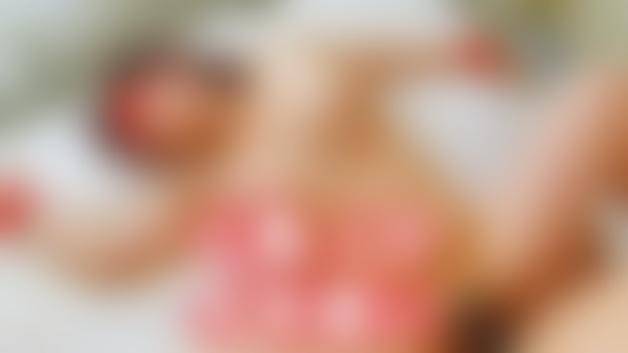 自分で喉奥まで入れて奉仕する麻衣ちゃん。理性崩壊したJDは生ハメでさらにおかしくなります。 (2/2)