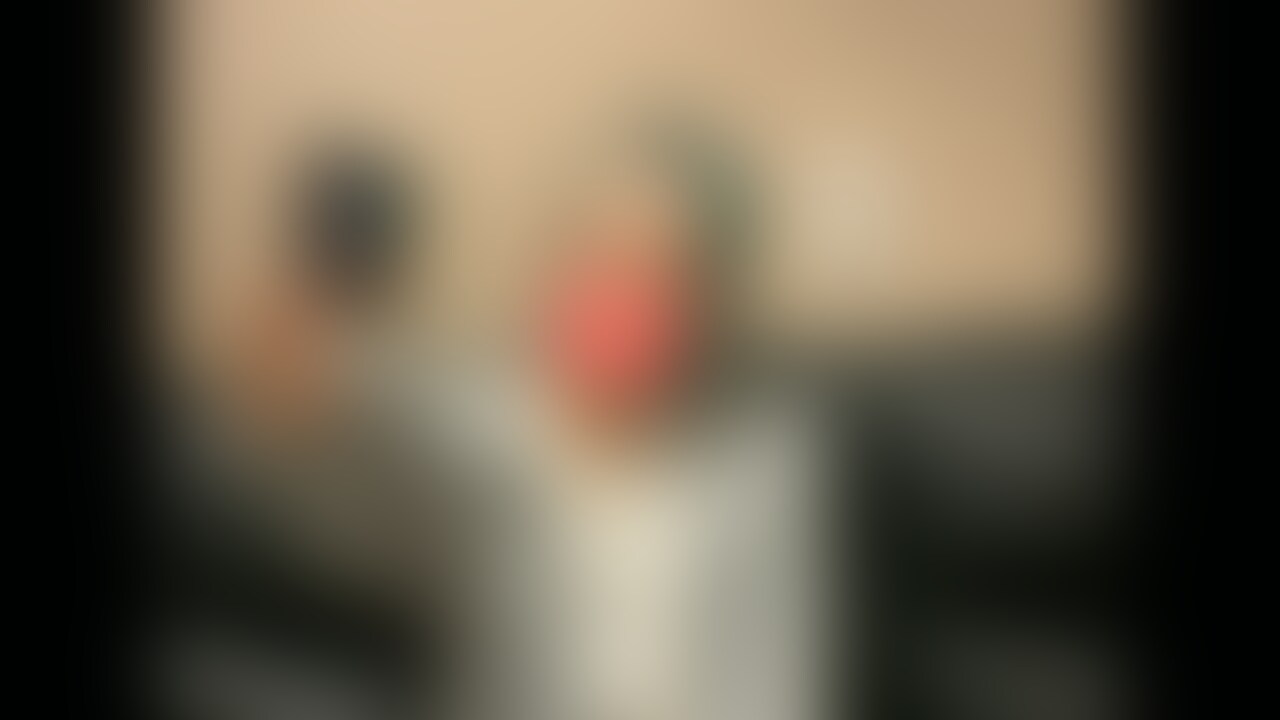 本日の投稿です!少し遅くなってしまいました💦
皆さんお盆が終わって忙しくなると思いますが変わらず当チャンネルは頑張って活動していくので応援よろしくお願いします!
本日の投稿はSNSでカードゲームが好きな子と実際に会って対戦することになり、内心「割と勝てそうだから面白い事言うか」ということで勝ち越した人にカードを買うというルールで対戦が続いていき、僕が勝ったのですがピチピチな肌を見ているうちにムラムラしてきたので「欲しいカード買うから際どいことしない?」と持ち掛けたところまさかのOK貰えたので色々シてきたというのが今回の概要です。
今回は前編でエッチないたずらをメインに、来週はカードゲームをしに来ただけのはずが合体しちゃいます笑
是非ご覧ください! (2/2)