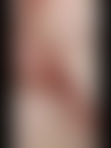 片脚あげてバイブ当てオナ🍌💘
ちっちゃなバイブが激しく動いて即イキ💦🥺 (2/2)