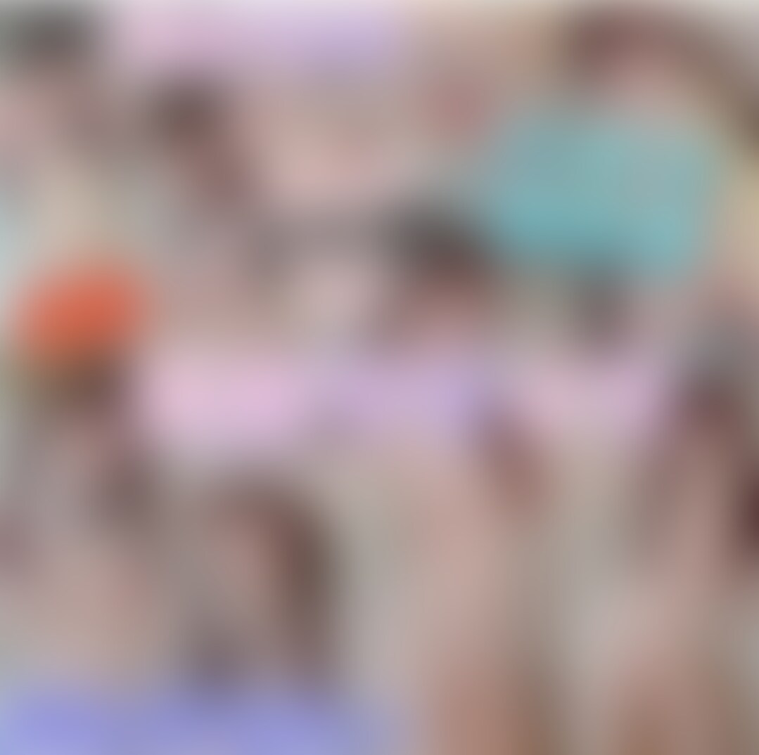 【たっぷり21分】はじめての乳首クリップに悶絶!!乳首クリップ揺らしてオトナブルー踊ったあとにおまたブルブル~(,,• •,,)♡バイブで潮吹き💦(正面カメラ&ローアングル)
いつも投稿にいいね!ありがとうございます✨
毎日すごく嬉しくて元気をいただいてます🍀ありがとう
こんばんは🌃りかです
今日も1日お疲れさまでした(⑅꜆˘̤ ᵕ˘̤)꜆🍵
お帰りなさい♥️今日もりかの投稿見てくださってありがとう✨すごく嬉しいです🍀
もうほとんど体調も良くなって、今月も、元気に楽しく投稿や撮影頑張りますのでよろしくお願いします🍀(♡ᴗ͈ˬᴗ͈)ペコリ。:.゚ஐ⋆*
月始めの自撮り商品ふたつめ、
大好きなみなさまにお届けします
【内容】
初めての乳首クリップ反応(正面カメラアングル、顔おっぱいアップアングル)
乳首クリップ揺らして踊ってみた(正面カメラ)
練習風景(正面カメラ)
濃青おとなバイブで立ったまま潮吹き(正面アングル、ローアングル)
最初はバイブ潮吹きは、表情とか体が多く見える正面アングルだけにしようと思ったのですが
立ったままでなので、ピュッて出た時が上から撮ってると重力でめちゃ早すぎてあんまりわからなくて申し訳なかったので、
ローアングルも急きょ編集して付け足しました
一生懸命に、でもやっぱり動画は作ってる時も愛しくて楽しいので、楽しみながら作りました
時間がかかってしまいすみません💦
今月は、ご心配かけてしまったり、投稿や商品どうなるかわからないままついてきてくださったみなさまへの感謝の気持ちで、
いつもよりも気合いと大サービスで作らせてもらいました!
こちらも色んな初めてや新鮮さ、
ひさーしぶりの黒髪ツインテールりかなど、楽しんでいただけたら嬉しいです✨ (2/2)