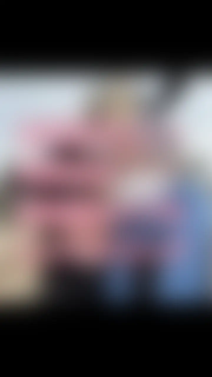 DMくれた美男美女カップルとスワッピングしてきました！
2人とも美容師でイケイケなカップルでめちゃくちゃ楽しかったです笑

僕の彼女が相手の彼氏さんとセックスしてる姿ばか興奮したw

スワッピングしたいカップルさんいたらDMか応募フォームからご連絡ください！ (2/2)