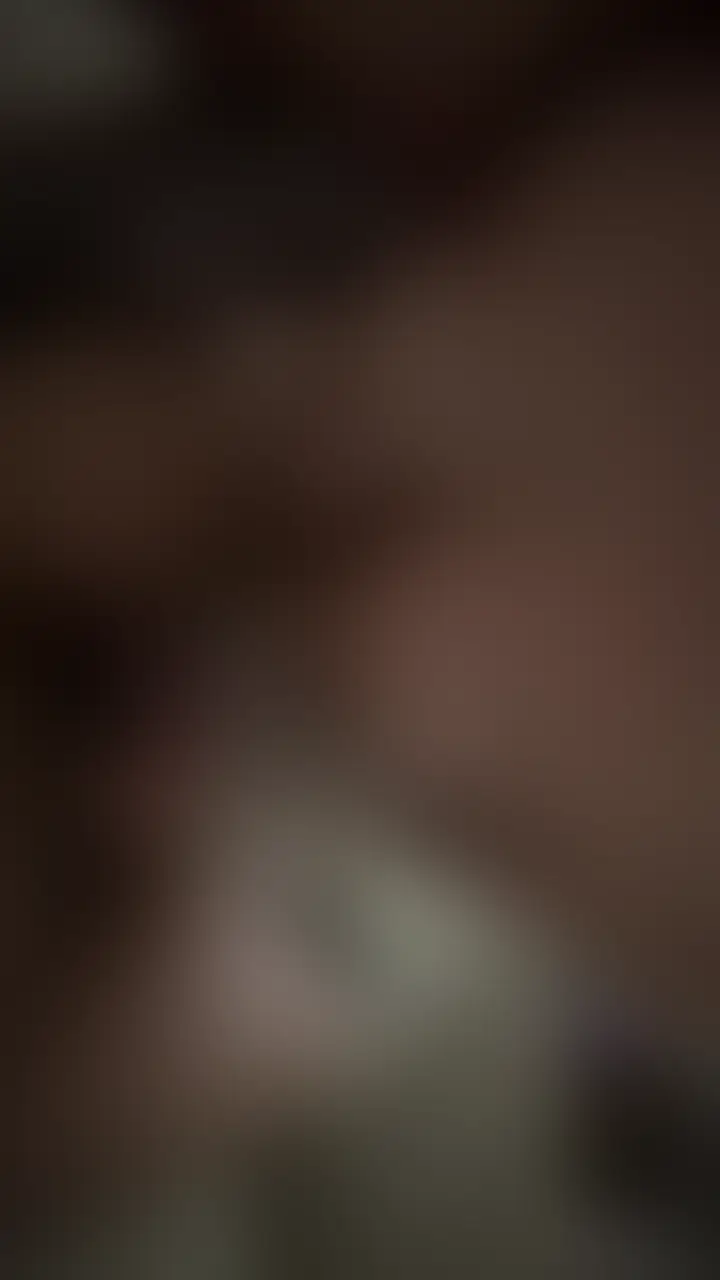 ※本編は顔のボカシ処理なしです🙇‍♂️
2人目のフェラ、手コキ動画です😌
かわいい声とムチムチな身体が興奮させてくれる従順な女の子です☺️
会社ではクールなキャラのくせに、休憩時間に抜け出してえっちしたり、毎日オナニーするど変態です🥺
いっぱい見てあげてください🙇‍♂️ (2/2)