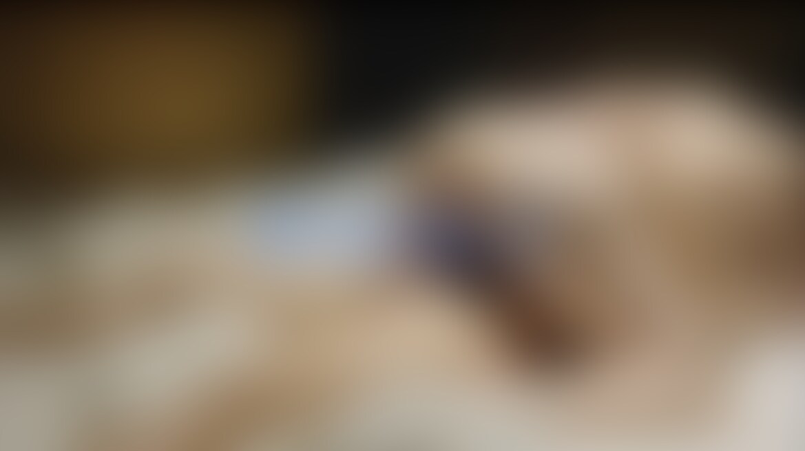 むっちむちの隠れヤリマンGカップ③
色白むちむちの身体を正常位で堪能してたら攻守交代された。
Gカップのけしからんおっぱいで俺のつよつよ雄マラをしごかれる。
おっぱいやわからすぎ。マシュマロ。マジで。
そしてそのままマウントされ、キスされ体舐めまわされのやられたい放題。
さすが隠れヤリマン🤤 (2/2)