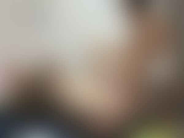 ○○○親が撮った○○○に淫売させている映像
入手時の手記↓
はじめまして。こちらに映像を投稿すれば代理販売して下さると聞いて送らせて頂きます。
映像は、私の家で、私が撮ったものに間違いありません。
私は現在、ワンルームの家で○○○と二人暮らしのシングルマザーです。元々、水商売の店をやっていましたが、○○○も大きくなってきたので店を手伝わせています。
○○○一人、子一人の家庭ですので、常に生活が苦しく、世間が不況になれば、恥ずかしながら男性に頼らなければやっていけない時期もありました。
最近○○○にも店を手伝わせることがある、と書きましたが、常連の中で、○○○に目を付けた男がいました。その男は私のことも買ったことがある妻子持ち(しかも○○○)の男です。
一度、○○○を宛がってみると、それから病みつきになったのか、週2ペースで来るようになった情けない変態で、うちは部屋がひとつしかありませんので、最中は私も同室することになるんですが、○○○とする時は、○○○から自分のことを「お○○○さん」と呼ばせています。もしかしたら自分の○○○とヤッテいるつもりなんでしょうか? 本当に気持ち悪いです。
二人がヤッテいる時は、携帯を弄るくらいしかすることがありませんので、本当にそんな気なく、手持ち無沙汰で動画を撮ってみたのです。それがこちらの映像になります。
元々、こちらに投稿するつもりなど全くなかったのですが、いくら客だからと言って、さすがにキモすぎる男です。気を遣う必要もないだろうと思い、この映像も公開することにしました。
それがこの映像の経緯です。採用お願いします。
動画17:11
★販売は予告無く早期終了する場合があります
★本作品の年齢確認は十分に行っており、被写体は○○○以上です
★本作品に登場する人物は同意を得たモデルです
★本作品の画像、動画等の無断転載を一切禁じます (2/2)