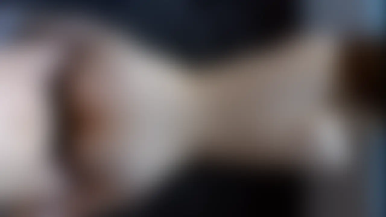 本編→ https://myfans.jp/posts/f908c22f-dcf9-4857-b20c-14eda77e8f92
★本編のいいね50個→特典5分+サンプル
-----------------------------
「彼氏いるの?」
「彼氏じゃないです多分」
「じゃ一週間前にセックスしたの誰?」
「バイト先の店長」
やる前からマン汁たらたらで色白で柔らかそうな身体。
喘ぎ声もめっちゃかわいくて時にバックの感じ方が最高過ぎる。
「だめだめだめだめ、、、」って感じまくる姿見てほしいです。
30分過ぎの下から突き上げて逝って巨大なケツをピクピクさせてる所が好き。
-----------------------------
※年齢確認済み(身分証保管)
※同意済み(同意書保管)
※転載禁止
----------------------------- (2/2)