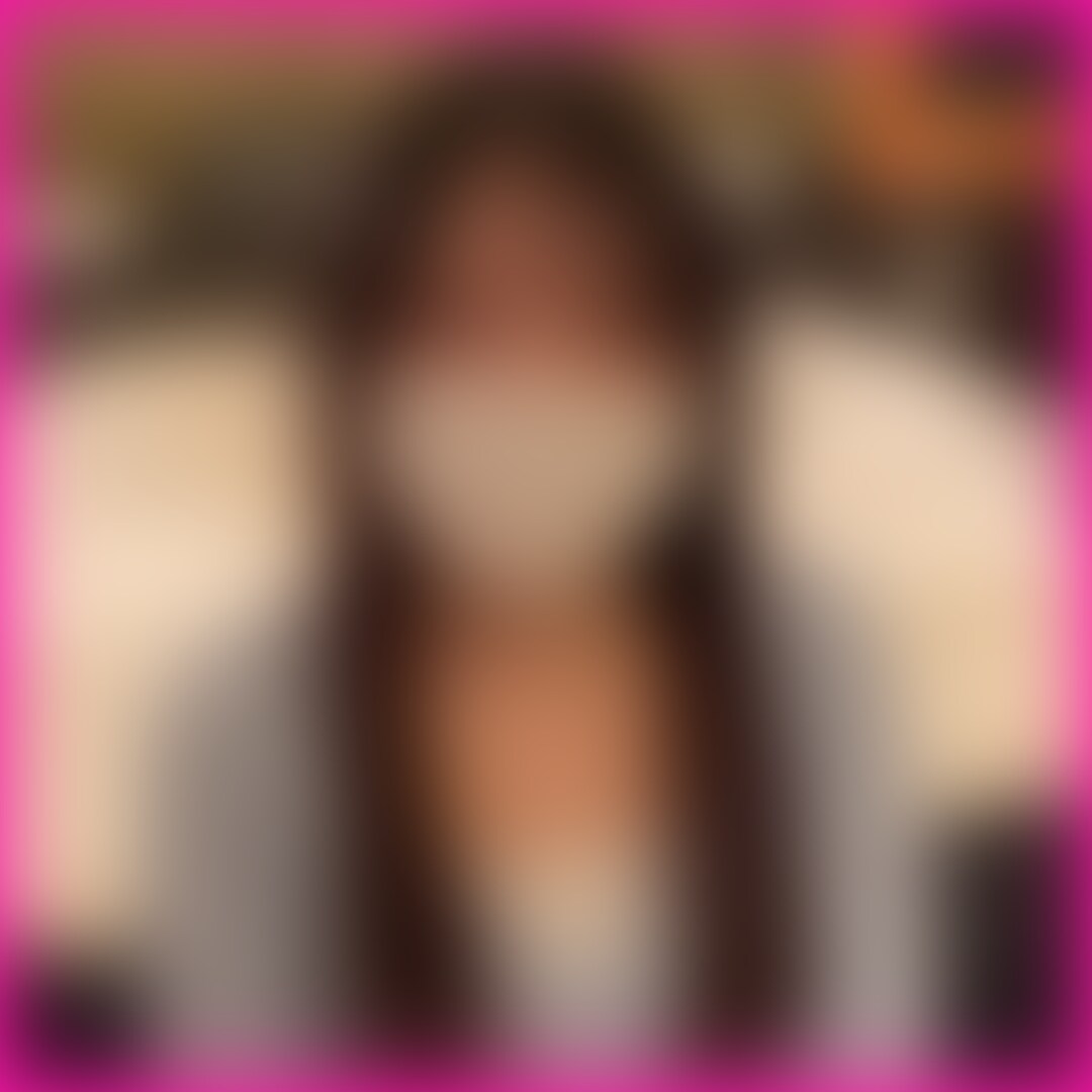 Page7:本編
敏感すぎる看護学生とハメ撮りしてきました
とにかく敏感な○○○で
ちっぱいを舐め回しただけで
ビクビク反応しながらカラダをくねらせています
ちっぱいだけでなくおマ●コの方も敏感
クリを指でなぞると可愛い反応をします
そして指1本、2本と入れていき
徐々に手マンを激しくしていくと
喘ぎまくってイキ乱れて放心状態
ぐったりしている敏感○○○に
そのままチ●ポをしゃぶらせます
チ●ポを丸吞みする深いストロークのフェラチオ
その清純な見た目とあり過ぎる
ギャップのフェラチオを堪能して
遂に挿入
ギンギンの肉棒を根本まで
ゆっくりとねじ込むと気持ち良さそうな表情。
そのまま正常位でピストンすると
「あっあっあっあっ」と
可愛い喘ぎ声で鳴きチ●ポの快楽に身を委ねて
容赦ないピストンに何度もイカされています
激しく突きあげる騎乗位に
両腕掴んで膣奥ねじ込む鬼バックと
華奢なカラダが壊れそうなほどにオカしました。。 (2/2)