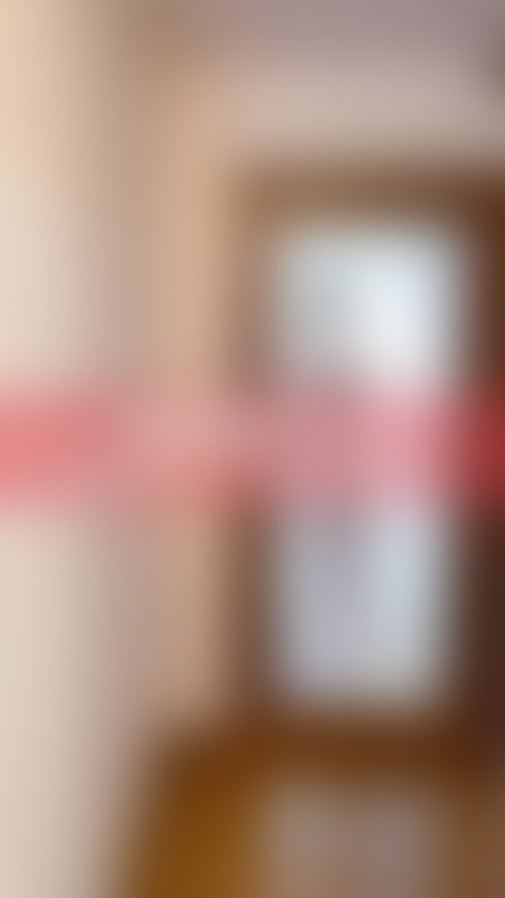 宅配業者さんがまさかのフォロワーさん?!
それなのに、無防備なノーブラ姿で玄関に行っちゃった。。。
いつも見てますなんて言われたら、
サービスしちゃうよ。。
勃っちゃったんですか...?
手でするのでイクの我慢してくださいね...♡
✼••┈┈┈┈••✼••┈┈┈┈••✼
えっちで濃厚なくるみの動画を見るきっかけになったら嬉しいです💕 (2/2)
