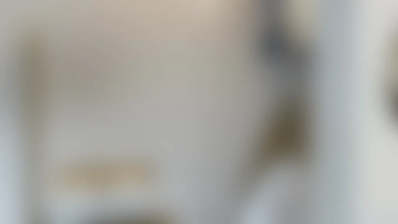 トイレで用を足そうとしたらついて来てビンタ。
我慢してる状態で足の上に乗って顔舐めが始まりました。
唾液たっぷりの舌で鼻フェラ愛撫。滴る涎。
No.69 (2/2)