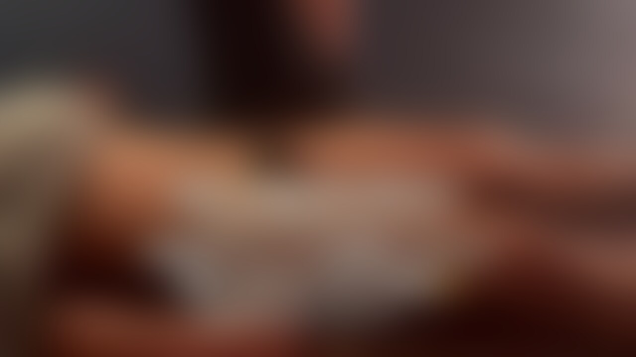ガチアスリート。胸まで映すと身バレするくらいの子らしいので腹筋までですがそれでも筋肉分かりますよね？🙄 sample 1