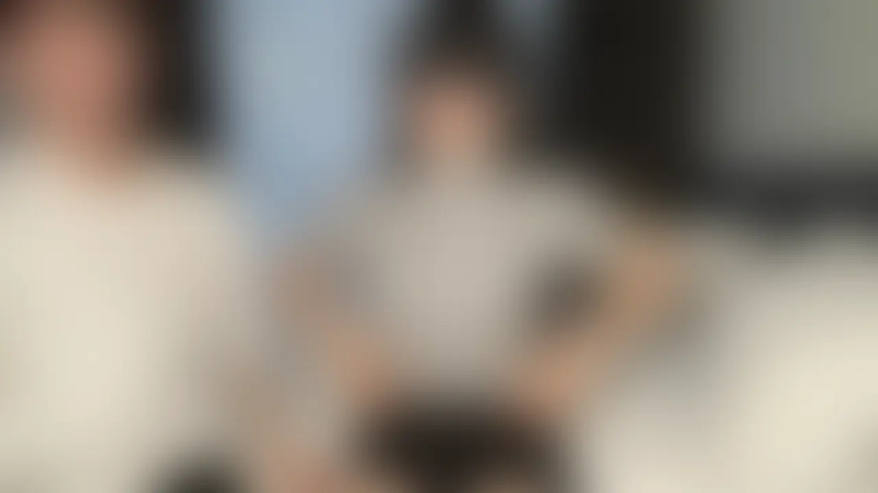 我慢できなくて着衣のままえっちしちゃいました (2/2)
