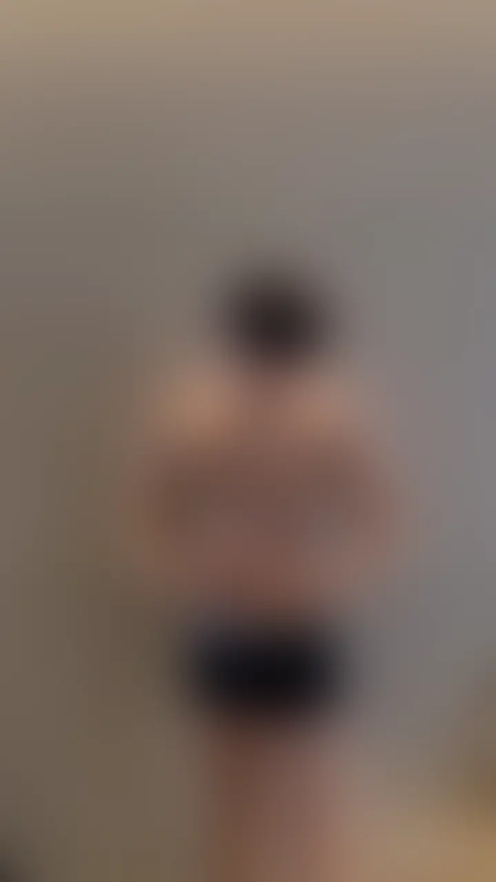 黒カルバンクライでポージング💦 sample 1