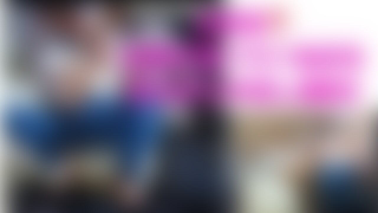 2回戦❣️
ジーンズにぶっかけられても、まだまだ足りない二人は旦那の職場の近くで旦那を見ながら車の中で中出しSEX🥹
すぐSEX出来るようにノーパンノーブラのド変態人妻🤭💦
最後は愛してると言いながらの濃厚中出しだよ😍😍😍 (2/2)