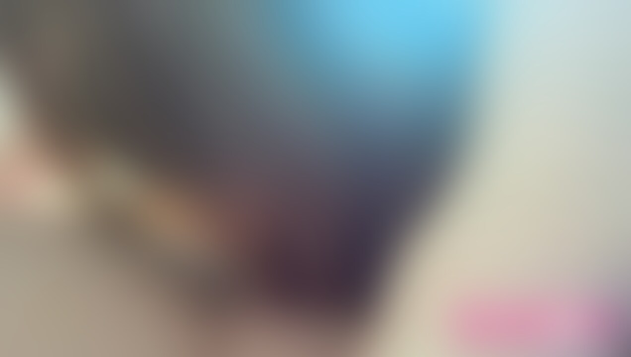 新年初めての口内発射！
妻の口元に出された精液を指で押し込むと
美味しいそうに私の液が付いた指を舐める妻。 (2/2)