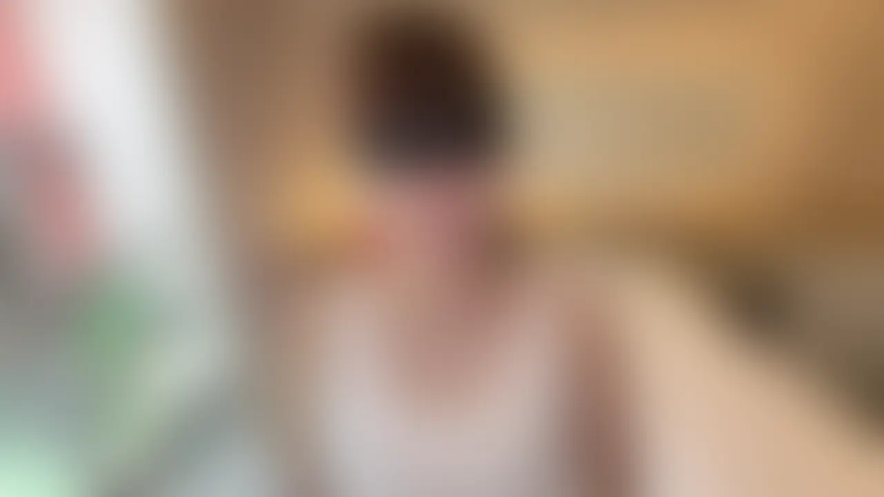 はじめてのアナル調教、されてきました🖤

おもちゃでゆっくりほぐされて…
慣れない感覚なのに、じわじわ気持ちよくなってくる自分が怖かった。

最後はアナルプラグをつけられたまま、口も使わされて。
両方同時に責められながら、頭が真っ白になった。

━━ 収録内容 ━━
✔ アナルほぐし（指・おもちゃ数種類）
✔ アナルプラグ挿入
✔ プラグつけたままイラマチオ
✔ 初めての感覚でリアクション多め

━━ 詳細 ━━
【ジャンル】アナル調教／イラマチオ／素人
【対象】初めてのアナルが見たい方・調教好きな方🔞
【収録時間】約24分 (2/2)