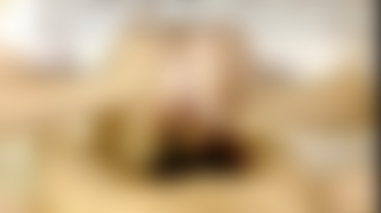 Iカップ白Tデニムギャルの自宅でパイズリ挟射。約11分。局部と顔以外はモザイクありません。 (2/2)