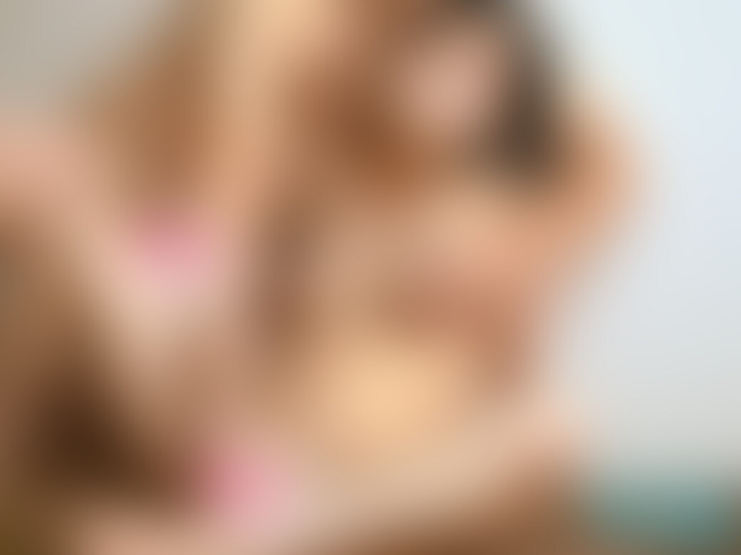 今回は前回潜入した
https://myfans.jp/posts/4995ef68-96ce-44c3-9a1f-0c8e5a133684

の後半動画です！！！

前回手コキ交渉に成功、さらに美乳を揉みしだくことに成功！！！

今回はこちらも攻めます
綺麗に処理されたパイパンおまんこを手マン攻め！！！

ビショビショに濡らしながら喘ぐ姿には
興奮が収まりませんでした、、、

最後はもちろん大量射精、、、

ぜひご覧ください！ (2/2)