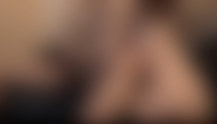 使ってみたいとオナホを持参してくれたので、乳首と玉を刺激されながらの焦らしコキ楽しませてもらいました...。 (2/2)