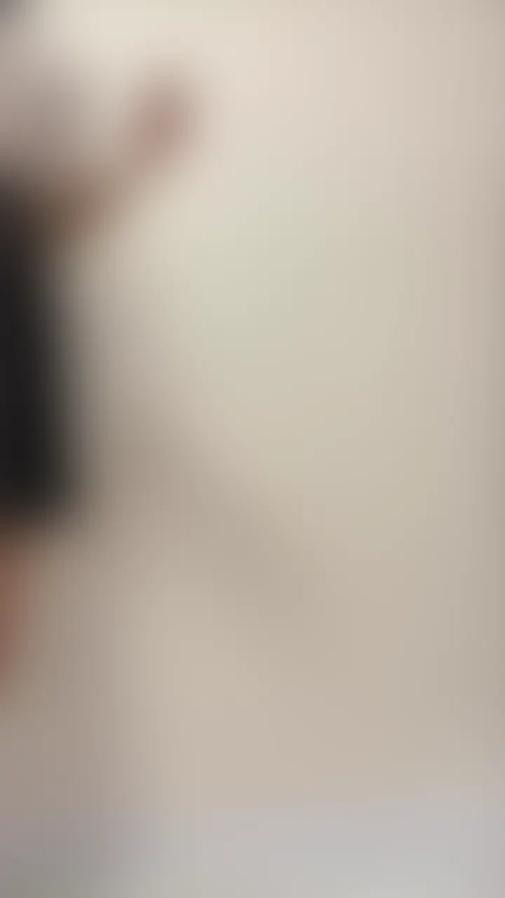 制服黒髪ボブF乳さな
清楚制服を脱がせて…
今回はさなが上に乗って、騎乗位でシちゃいました……
放課後の教室バックも❤️
同級生には絶対に秘密の、放課後。
さなの甘い吐息と、リアルに乱れていくガチの姿、ベッドの中で誰にも見つからないようにじっくり堪能してね (2/2)