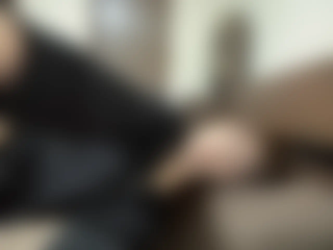 今日は…相互オナニー動画です💓
隣にいる感覚で見てもらえたら嬉しいです🥰
おもちゃを複数使ってて、🫣💕
奥まで突いちゃったり、
身体を揺らして声を漏らしちゃったり…
お酒の勢いもあって、どんどん乱れちゃって///
最後はもう我慢できなくなってます🥺💓
長尺で30分越えの動画になってます🫶🏻
ぜひ最後まで見てね😘
再生時間:34分08秒 (2/2)