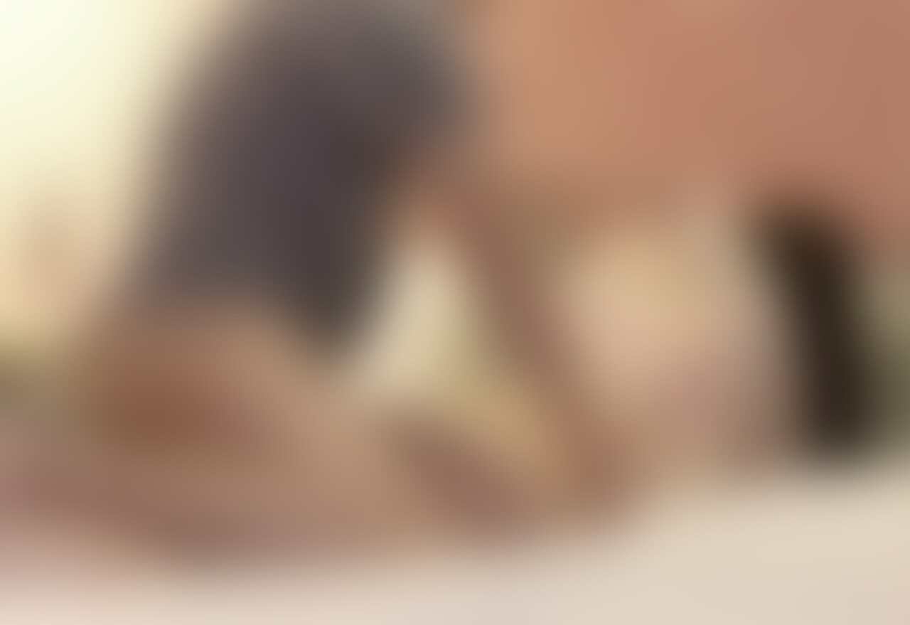 ピンク下着をつけてきてって言われて、すっごく幅の広いベッドでエッチしたよ。 (2/2)