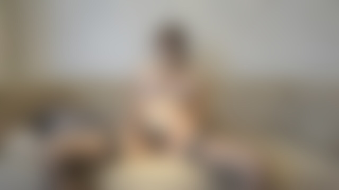 着衣状態からどんどん脱いでいっていっぱいオナニーしちゃった🥺
新しい電マ買ったら結構強めですぐイッちゃう雑魚マンコだけど一緒に気持ちよくなってください💕 (2/2)