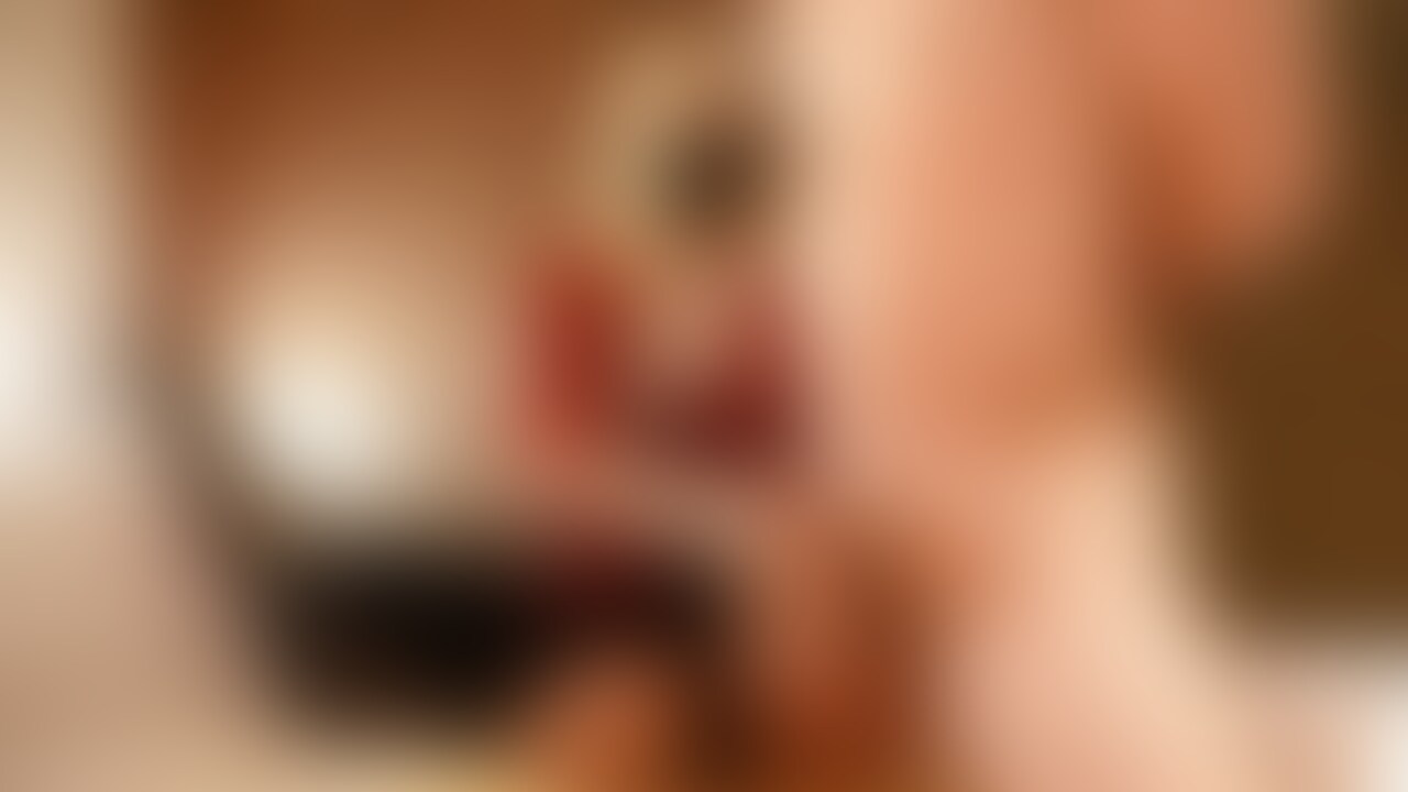 精子の飛距離を伸ばそうとしてるM男くん🧐
ルインドでイッたら飛距離っ てどうなんだろうね?🫢
ドロッと出るからやっぱり飛距離は全然飛ばなくて、M男くんはショック受けてたの面白すぎた🤭
精子の飛距離大会あったら日本代表に選ばれたかったのに残念だね!
もっと練習しないと😎 (2/2)