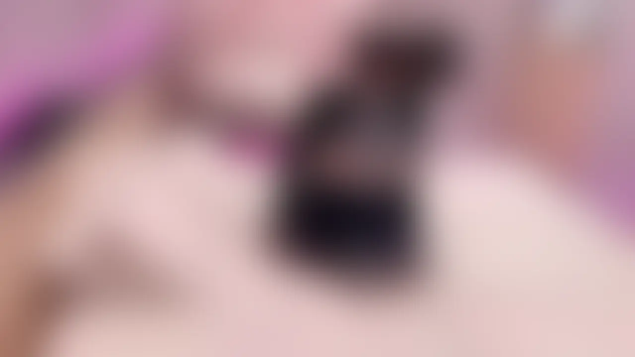おもちゃで仰け反り絶頂…♡
執拗にGスポットと敏感クリ弄られて鬼イキしました
いくちゃんは乳首がめちゃくちゃ弱いので尚更ダメでした…惨敗イキ悔しい😞
自分でしているところも収録されてます😌正直オナニーは恥ずかしいけどチンチン欲しかったので仕方なく…いっぱい見てね♡ (2/2)