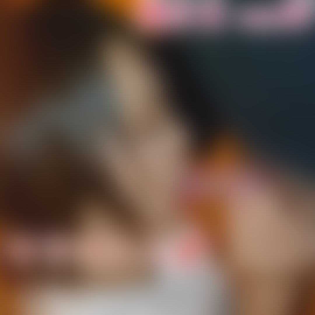【顔出し】こっそり風俗で働き客ともプライベートでハメまくるエロ奥さま😍ムチ巨乳で他人棒に夢中❤️フェラパイズリ・生ハメじゅぼ濡れ😍欲情腰振り濃厚ハメ撮りで孕ませ中出し!
見た目からしてど淫乱な奥さま😍
スケベが顔から滲み出てます!
SEX好きで旦那に隠れて風俗で本番し放題!
で、客ともアフターでヤリまくる変態人妻さん
自分からH大好きと豪語するだけあってアソコもかなりヤバい
フェラも大好きで咥えると感じてしまうようです
パイズリのサービスもあってとても好意的!
ますます興奮します😍
最初から生OKもらってたんで遠慮なく生チンを膣奥に挿入します
ヤリマンだからユルユルかと思いきや・・・何この締まり具合!
男が喜ぶエロまんです!
膣奥までガンつきすると締まり倍増❤️ イキそー💦
騎乗位も腰振りまくる濃厚ハメ
2人とも大興奮のままピストンしまくり
最後は中出しフィニッシュ!
さすがヤリマン妻!
最高のSEXでした!! (2/2)