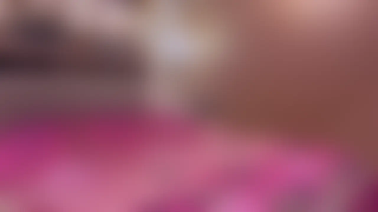 こんにちは!ひなです🥹🩷
動画を見るときは、
右上の「いいね♡」を押してから見るとイイコトあるかも?✨
∴∵∴ ୨୧ ∴∵∴ ୨୧ ∴∵∴ ୨୧ ∴∵∴
今日も1日お疲れさまでした…今週はとっても疲れてて、全然オナニーできなかった💦
1週間の締めくくりの今日を楽しみにしていた私です。
ラブホのベッドにひとり、ワンピース姿で座っているだけなのに、体が熱くなる…。
もうすでに体は準備万端。
透け下着越しに乳首がうっすら見えて、手マンでクリトリスを刺激すると、
「うっ…あっ」と声が漏れちゃう。
誰も見ていないはずなのに、体は勝手に反応してしまう。
徐々にワンピースをめくりながら、枕騎乗位で腰を動かし…
クリトリスを刺激。もう快感が抑えきれません…
さらにディルドを口にくわえて、フェラのように吸うと思わず声が増してしまう…。
だらーんとした唾液が恥ずかしい…
乳首は敏感にピンピン立ち、手や体の動きに合わせてビクビク震える。
M字開脚で見せつけるように絶頂する瞬間は、あなたとの特別な時間に浸っているみたい💖
ラブホだからこそ大胆になれる、誰もいない密室での生々しい快感タイム。
「おちんちんが欲しい…」という欲求を抑えきれない、変態な私のリアルなひとときをお届けします。
#乳首 #唾液 #フェラ #個人撮影 #裏垢女子 #素人 #おっぱい #痙攣 #足ピン #ディルド #オナニー (2/2)