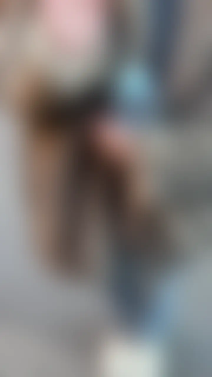 グラビアデビューする前にハ◯撮り公開。
▪️動画内容
よく会ってる女友達です。1ヶ月ぶりくらいに
会ったら「うちグラビアデビューすることになった笑」
って言われてビビりました
まあ高身長で巨乳だからそりゃあ芸能事務所
は黙ってないよね。てことで来月からグラビア
デビューするみたいです
え、てことはもう動画撮れない…って思って
聞いてみたら、「たまーーにならいいよ」って
言われたのでこの動画がグラビアデビュー直前
の動画です (2/2)
