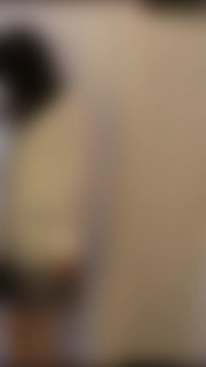 おっとり系の優しい彼女なら抵抗されることは無いと確信した私は更衣室に乱入しちゃいました。
ひたすら困惑している彼女を後ろから抱きしめて、キレイな美乳を揉みしだきながらキスして舌をねじ込んじゃいます。
「あの…えぇ…」と戸惑いながらも抵抗できない彼女の手をビンビンに勃起しているちんぽを握らせちゃいました。
生ちんぽをシゴかせながらキレイなピンク色の乳首にむしゃぶりつき、かわいいお顔に何度もキスをしているとすぐにでも発射してしまいそうですw
舐めさせようとすると「ダメですよ…できないです…」と弱々しく抵抗していましたが、お構いなしにひざまずかせてお口の中に突っ込んじゃいました。
一度咥えさせられたら諦めたのか、丁寧にねっとりとフェラしてくれるので我慢できずそのままお口の中に大量発射してしまいましたw
こんなに素直で何でも言う事を聞いてくれるかわいい女の子は大事にしていきたいですねw (2/2)