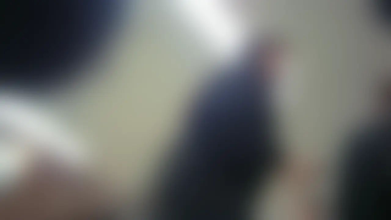 無自覚の帰り道。僕が愛したチラ生。
髪はポニテで顔は童顔よりの子
今回は一人で帰っている子を目標に収め追跡してしまいました。
少しづつ近づきカメラを上に差し込むと中身は綺麗な白パンでした。
パンスジが綺麗に細く頑張ったらアソコも見れるんじゃないかと思うくらいの細さで興奮してしまいました。
車内では満員電車でしたので少し薄暗い中での白パンを後ろから至近距離で真下からも撮れてしまいました。
白パンをゆっくり見たい方にオススメの内容となってます。ぜひご覧ください。 (2/2)