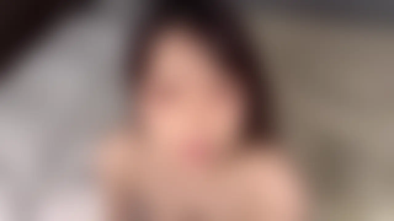🍼Ｄ乳美乳のメンヘラ美女
※本編は完全顔出し

●カップ数…Dカップ
●柔らかさ…柔らかい
●乳首の色…薄茶色
●乳輪の大きさ…大きめ

遠距離の男に会うために毎日
頑張って働く健気な彼女さん。
メンヘラ気質なところも可愛い。

胸揉み、舐め、キス、おっぱい責め
手コキのテクが半端なく授乳手コキで
即イキしちゃって恥ずかしいです。
シャワーではエロくおっぱい洗ってた。 (2/2)