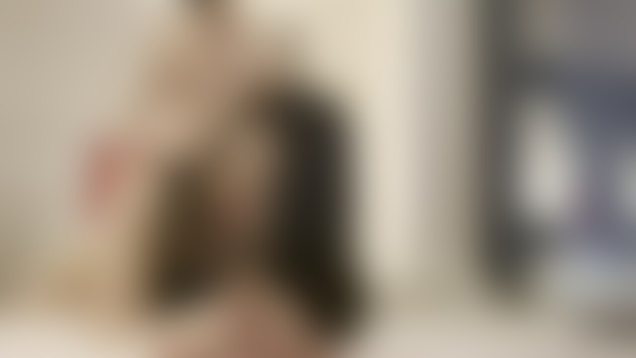 ※ダウンロードは禁止です。ストリーミングでお楽しみください。ダウンロードしたい場合は単品作品でご購入ください
こんにちはえむふりです
今回は女上司広瀬さんに出張に行った時に、勝手に相部屋にされて朝まで性欲処理に使われた時の動画です(本編33分)
この日は広瀬さんと普通に仕事で出張に行っていたのですが、仕事が終わった後、部屋に来るように命令されました
欲求不満な広瀬さんは○○○ソファに押し倒してきてキスをしてきました
そして、服を脱ぐように命令されてそのまま○○○入れられます
抵抗することもできず、女上司様の好きなように○○○されました
騎乗位で○○○された後は、後ろから気持ちよくするように言われたので、体勢を変えて入れさせられました
広瀬さんはなかなか満足してない様子で、その後も足を舐めさせられながら、気持ちよくするように命令されます
足を○○○舐めさせられるのは本当に興奮しました
最後は再び騎乗位で○○○○○○され、大量にイかされてしまいました
※無断転載禁止
※女性○○○以上確認済み
※モザイク処理を施しています
みんなのリアクション (2/2)
