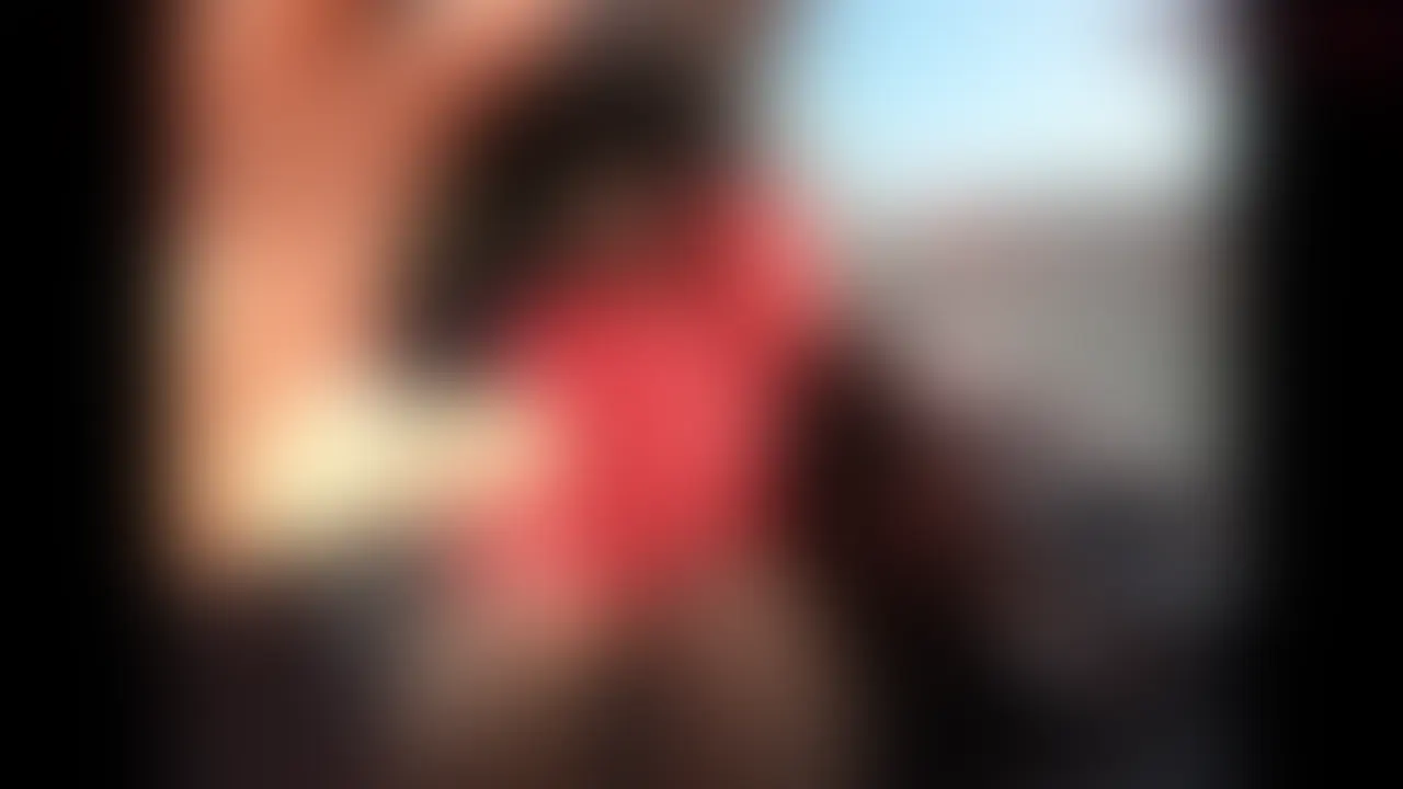 久しぶりのデートで…💋 車内フェラから野外で露出責め/// 最後は本番中出しまで全部♡ フルver
https://myfans.jp/honoka
こんにちは、ほのかです♡
この前のデート、久しぶりに会えてすっごく嬉しかったんだ〜。
公園でちょっと大胆なことしちゃって…💦 電マ当てられて我慢できなくて、顔真っ赤になっちゃったの///
そのあとホテルに行って、いっぱいキスして、フェラでご奉仕して…
気持ちよくて止まらなくなっちゃった…最後はそのまま中まで…💋
彼氏としか見せない“本当の私”だから、ちゃんと受け取ってね♡ (2/2)