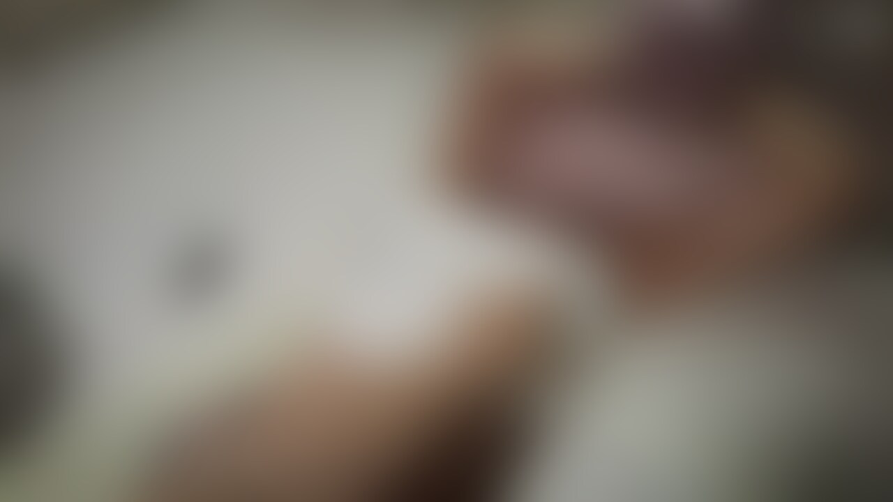 女を誘惑して悲惨に性行為。身動きが取れなくてひたすら敏感になるクリトリスに電マをあてる。 (2/2)